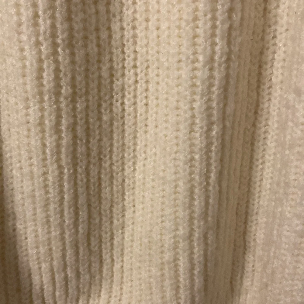 Maurice’s Sweater size L brand new with tag very soft and warm. - Picture 7 of 8